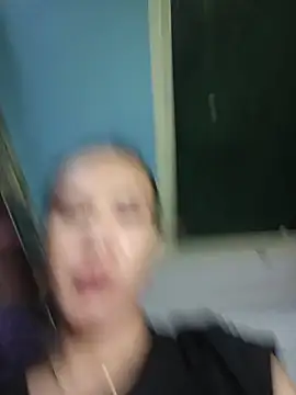 manilafoxts stripchat live cam model