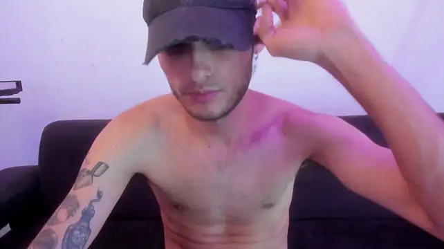 Henrikk_senn stripchat live cam model