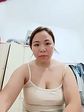 Xia-feng stripchat live cam model