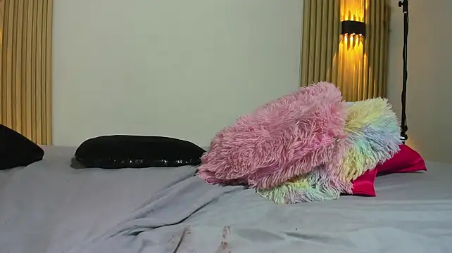 EllaScott7 stripchat live cam model