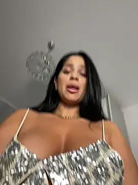 _adelle stripchat live cam model