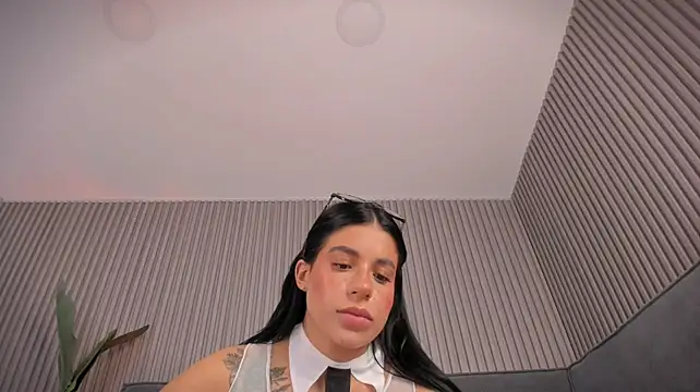 emelie_89 stripchat live cam model