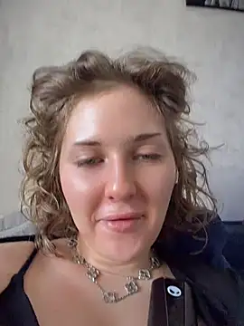 KellyKeler stripchat live cam model