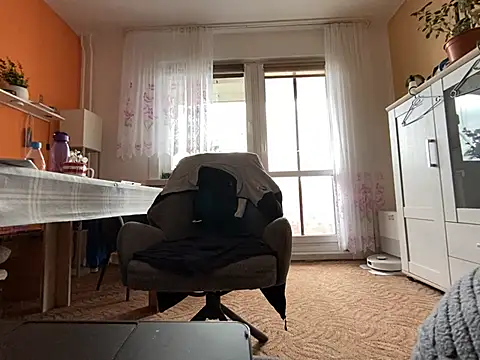smaili1513 stripchat live cam model