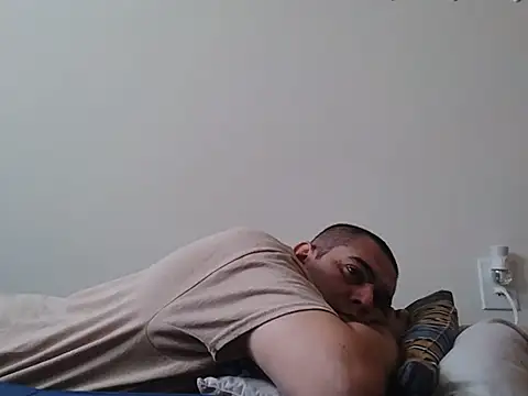 Q1357q stripchat live cam model