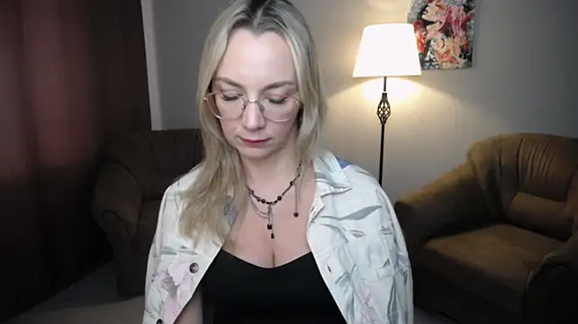 Ava_Elior stripchat live cam model