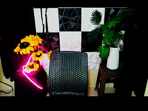 XwildCUcumberX stripchat live cam model