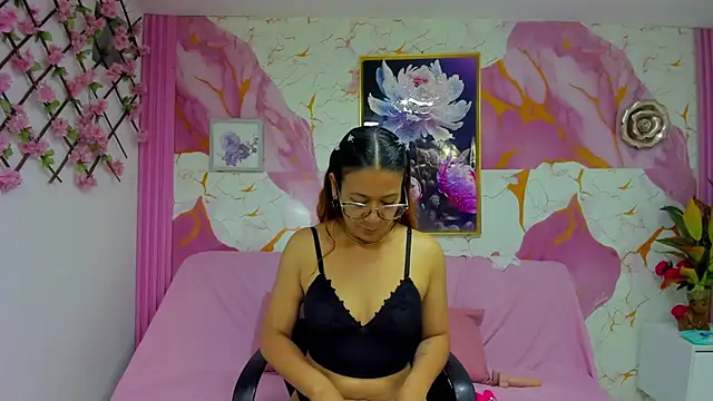 SexyNurseMia stripchat live cam model