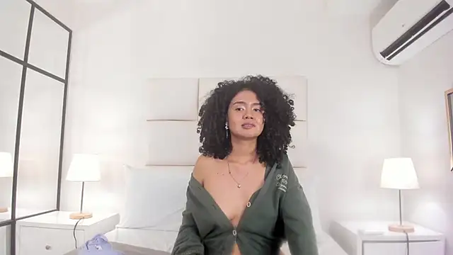Kiraspell stripchat live cam model