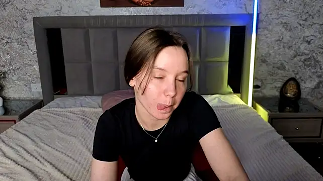 lolytaberryy stripchat live cam model