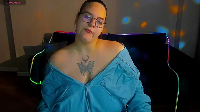 Kity_Mooree stripchat live cam model
