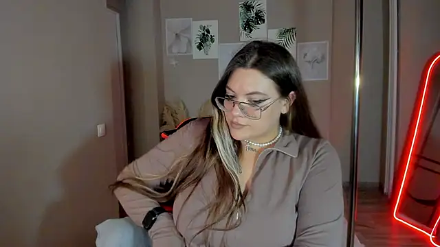 MiraTorson stripchat live cam model