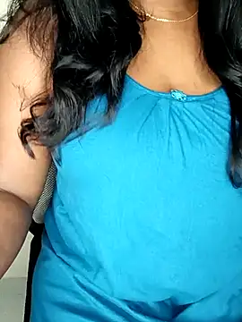 Mallu_karthika stripchat live cam model