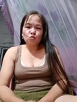 emgaihoixuan stripchat live cam model