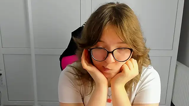 HachiYume stripchat live cam model