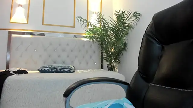 candiapole stripchat live cam model