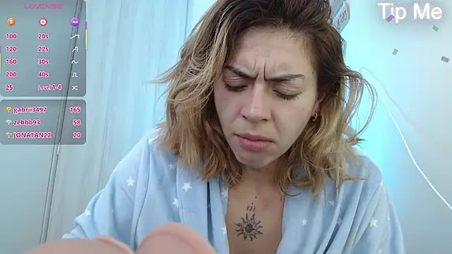 aprildumont stripchat live cam model