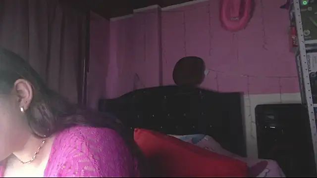 NikkiRous_ stripchat live cam model
