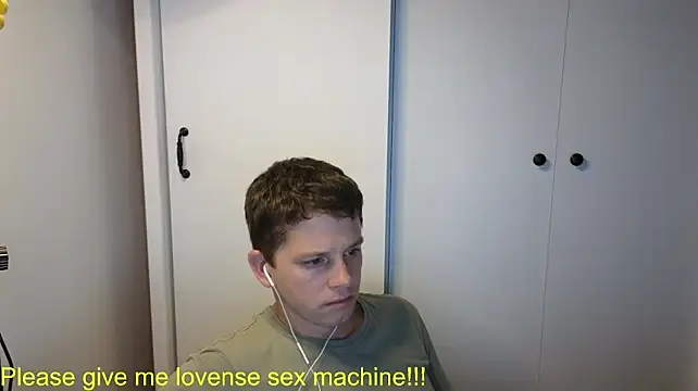 BigL0ve stripchat live cam model