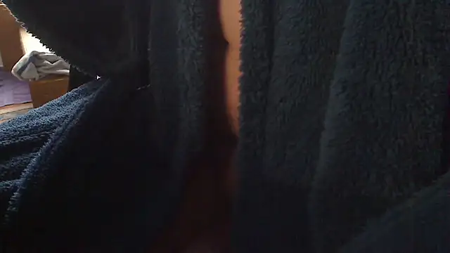 LickYourYoni stripchat live cam model