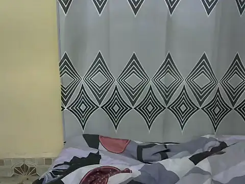peachesbella2 stripchat live cam model