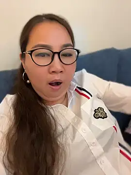 yangyang-8888 stripchat live cam model