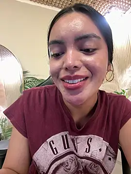 TS-SimplyTheBest stripchat live cam model