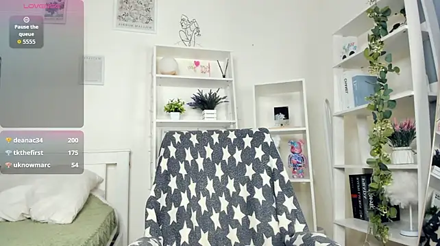 ZaraBluitt stripchat live cam model