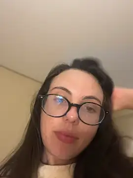 SecretBru stripchat live cam model