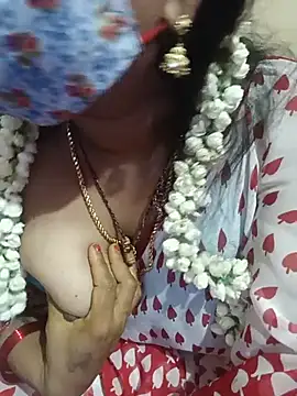Madhusri_Tamil_Telugu stripchat live cam model