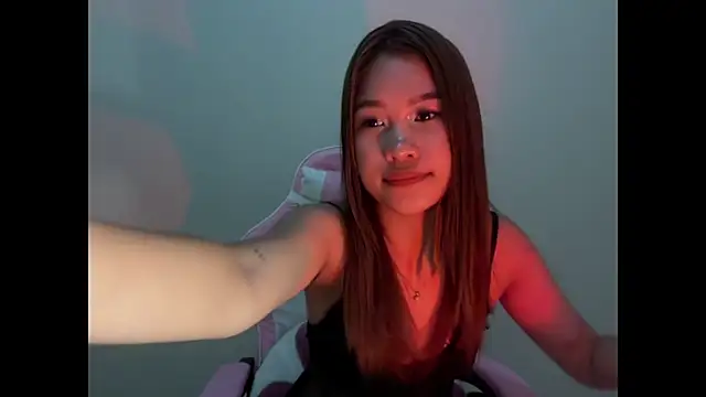 elonarae stripchat live cam model