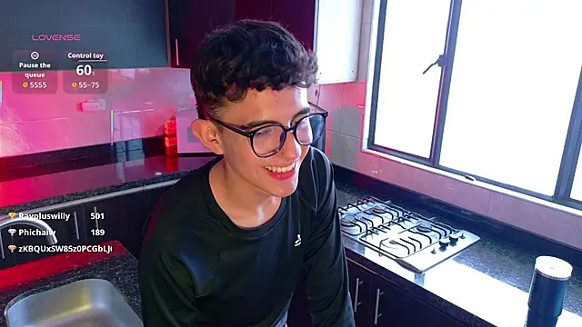 Eithan__wolf stripchat live cam model