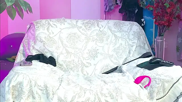 lililuo stripchat live cam model