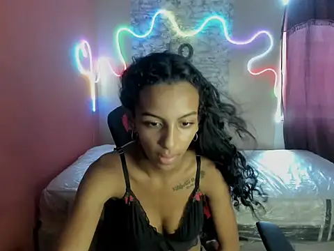 luisa_lan12 stripchat live cam model