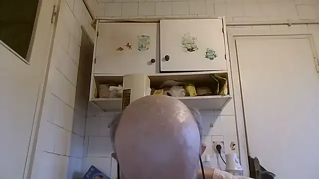 mariusica1@xh stripchat live cam model