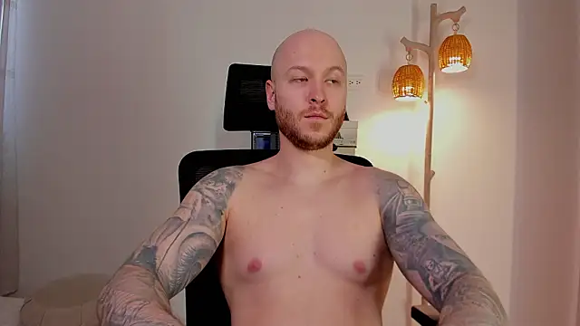 Adam_Meyer10 stripchat live cam model