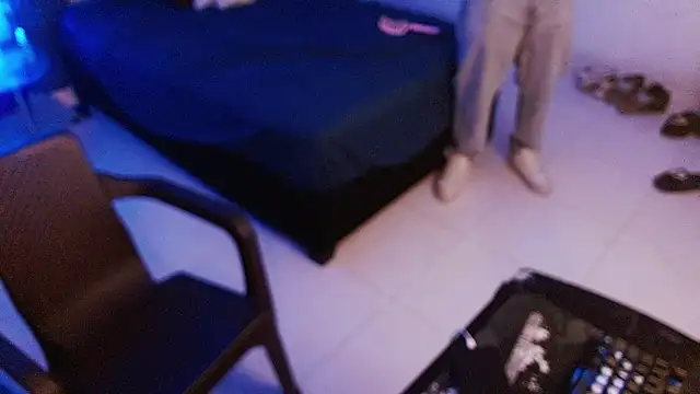 Mr_yisuzz stripchat live cam model