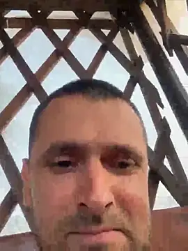 Eskkimo stripchat live cam model