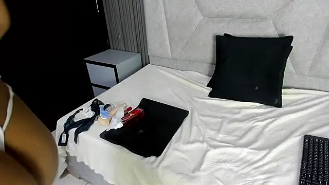 Sweet_HL stripchat live cam model