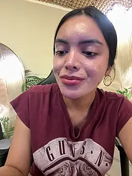TS-SimplyTheBest stripchat live cam model