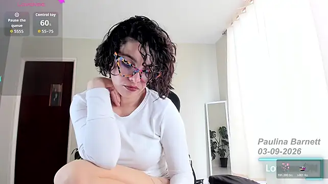 paulinabarnett- stripchat live cam model