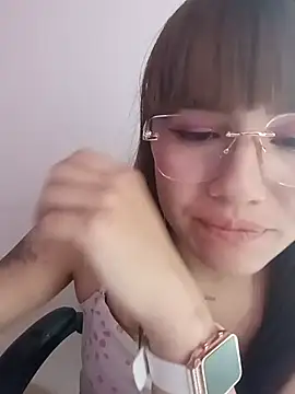 _Luna_Blooms stripchat live cam model