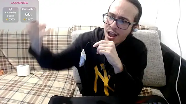 cholitohermoso stripchat live cam model