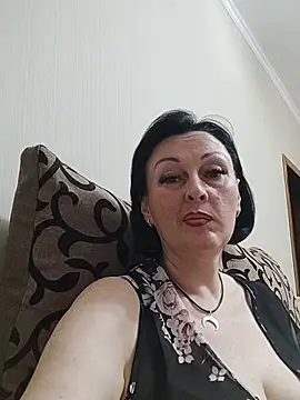 HelgaDennis stripchat live cam model