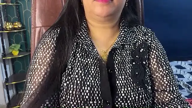 FlatVincy4 stripchat live cam model