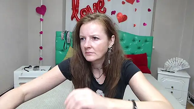 MeganPirs stripchat live cam model