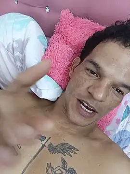 RyanyMax stripchat live cam model