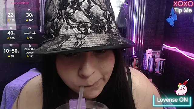 coraline_sun stripchat live cam model
