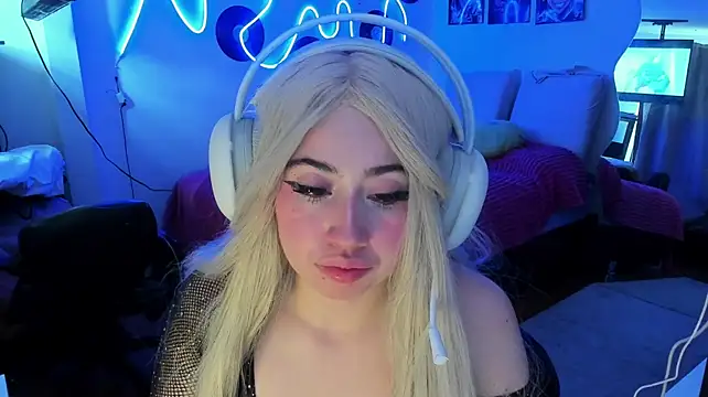 LilyMoon2 stripchat live cam model