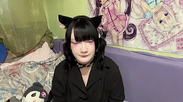 LeanoraHeadlon stripchat live cam model